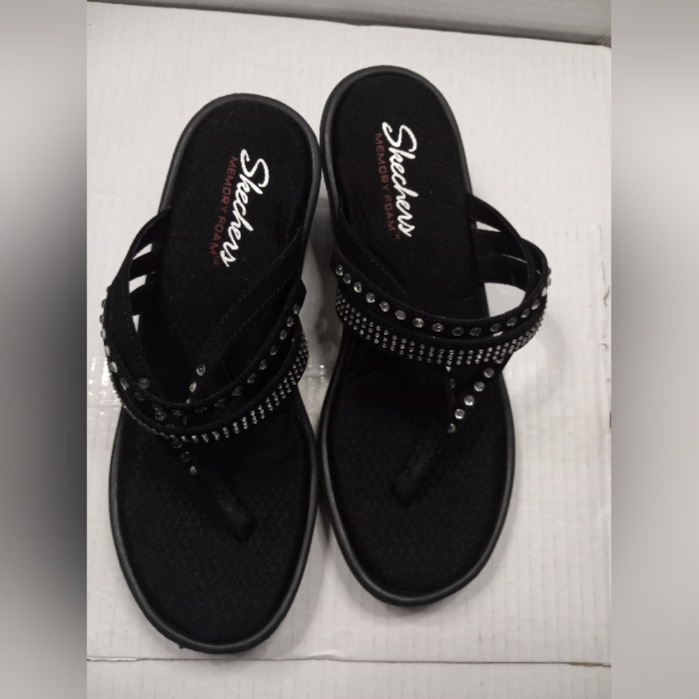 Skechers Cali Bejeweled Platform Memory Foam Boho-Chic Wedge Sandals Feminine